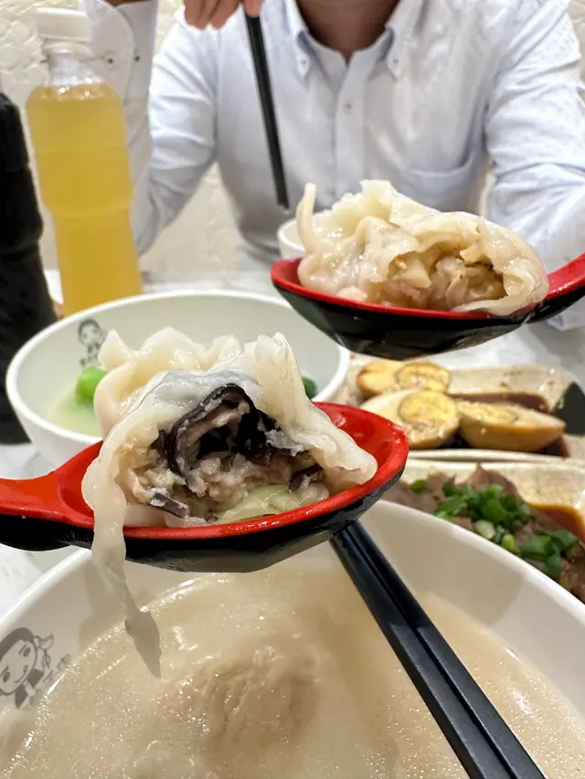 雲耳椰菜鮮肉餃