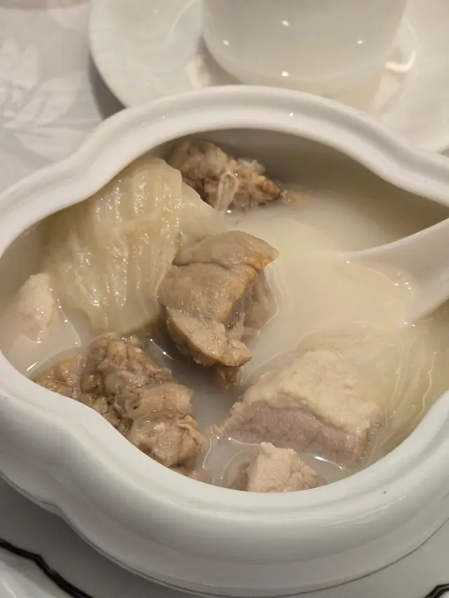 個湯抵飲，最緊要係個肺洗得乾淨，再加啲燶邊帶出焦香，令成個湯嘅味道提升咗，睇到師傅嘅功夫。