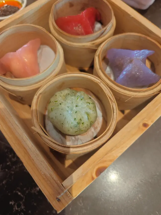 四彩琉璃水晶餃