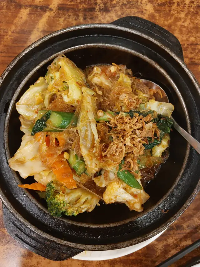 馬拉盞粉絲雜菜煲