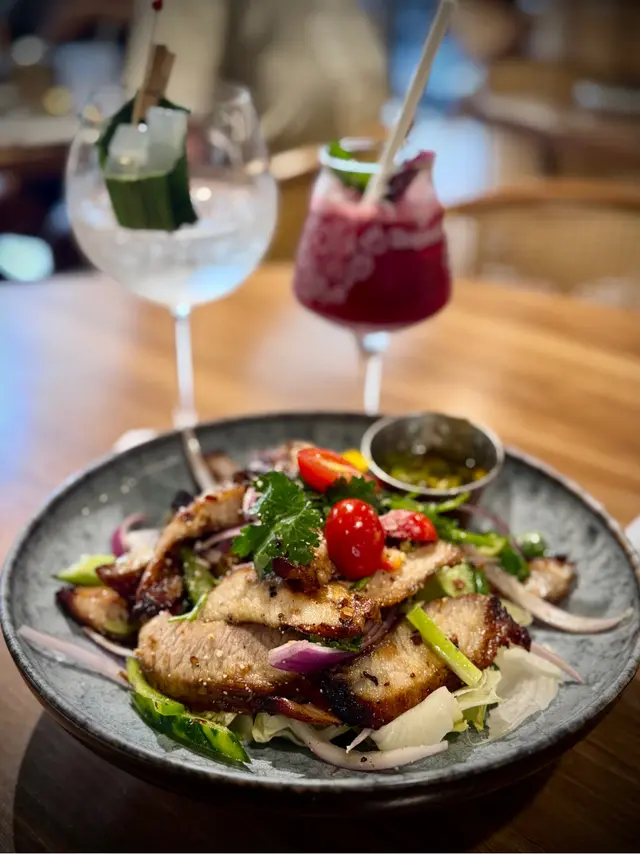 泰式豬頸肉沙律