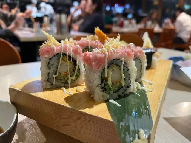 大蝦天婦羅吞拿魚茸卷