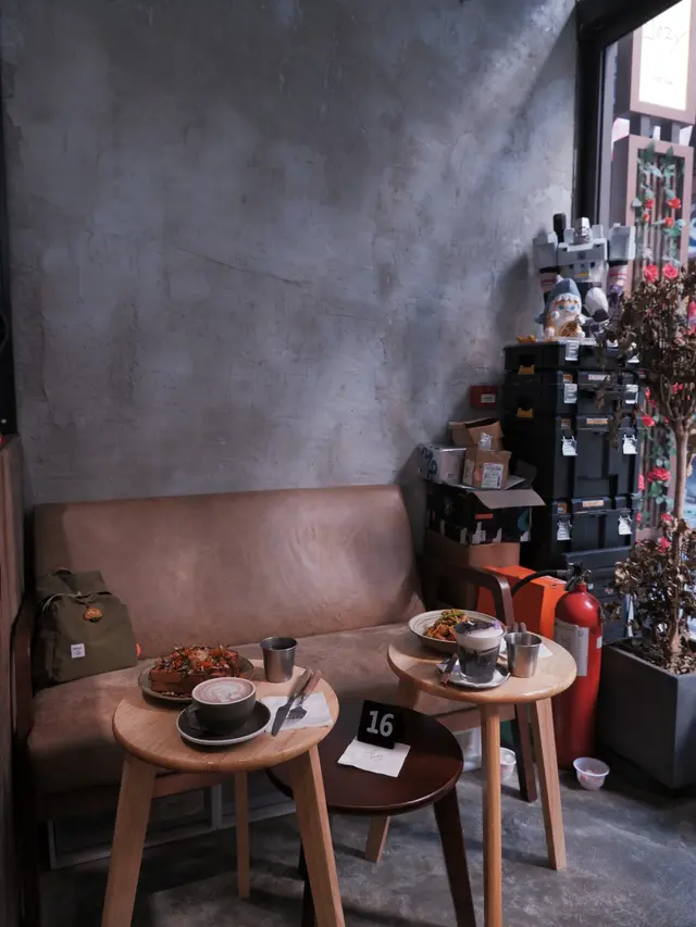 韓式辣醬混花生醬炒松阪豬意粉