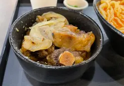 蕃茄浓汤乌冬配烩牛尾 85

