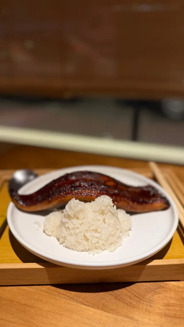 鰻魚被窩貓貓蓋飯