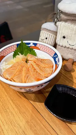 炙烧三文鱼丼