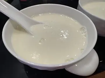 蛋白生磨杏仁茶