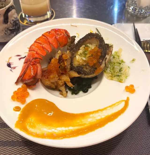 燒海鮮: 龍蝦拚鮑魚