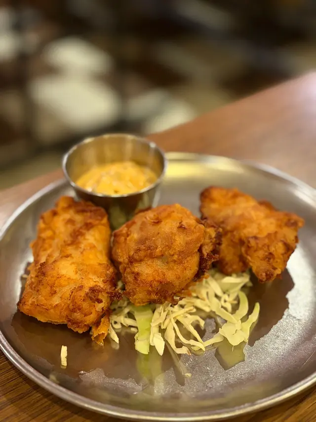 日式炸雞:$48
🌕🌕🌕🌕🌖/5
有三大舊😌炸雞香脆來來完全唔會覺得油,係點做到😙而且雞肉好嫰又juicy❤️🔥必點既小食🐔再試埋個特色沙律醬少少辣非常之惹味😆