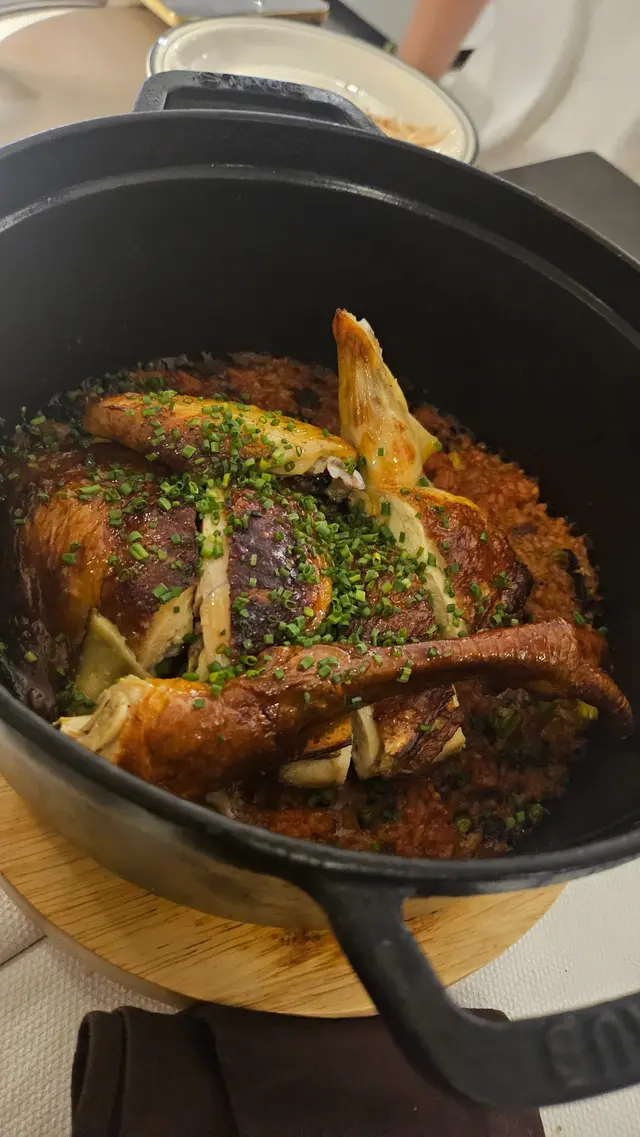 葡式三黃雞配香料‘煲仔飯‘