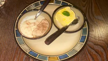 自家製芒果雪糕/脆餅配乳酪