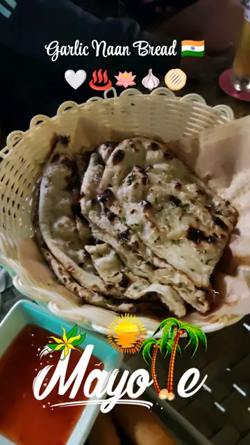 Garlic Naan Bread 🇹🇭🤍♨️🪷🧄🫓