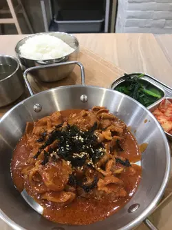 Spicy  pork  &  kimchi  rice  set  