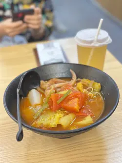 蕃茄汤底车仔面