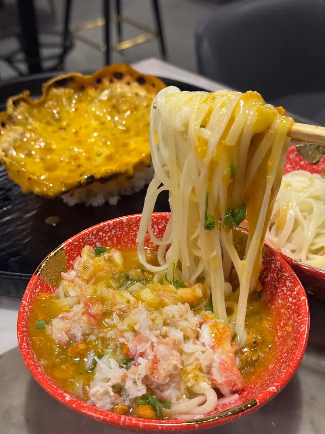 火焰花雕鮮雞油蟹粉伴稻庭烏冬