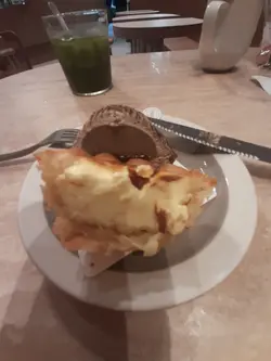 前: 切開嘅原味千層酥皮撻