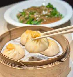 手拆蟹粉小籠包（4件