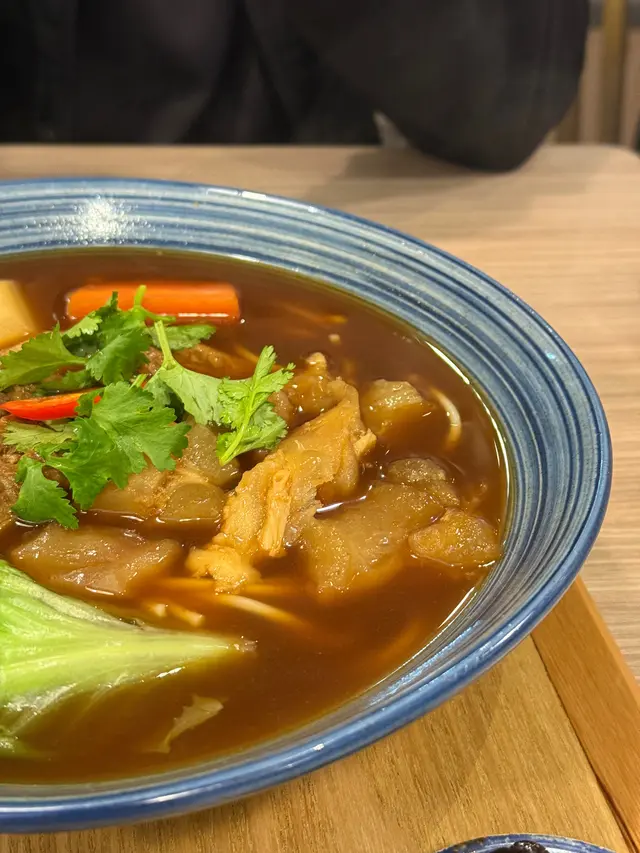 麻辣半筋半腩米線套餐