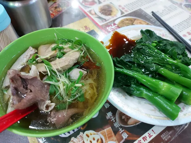 豬雜湯粗$46. 油菜$19