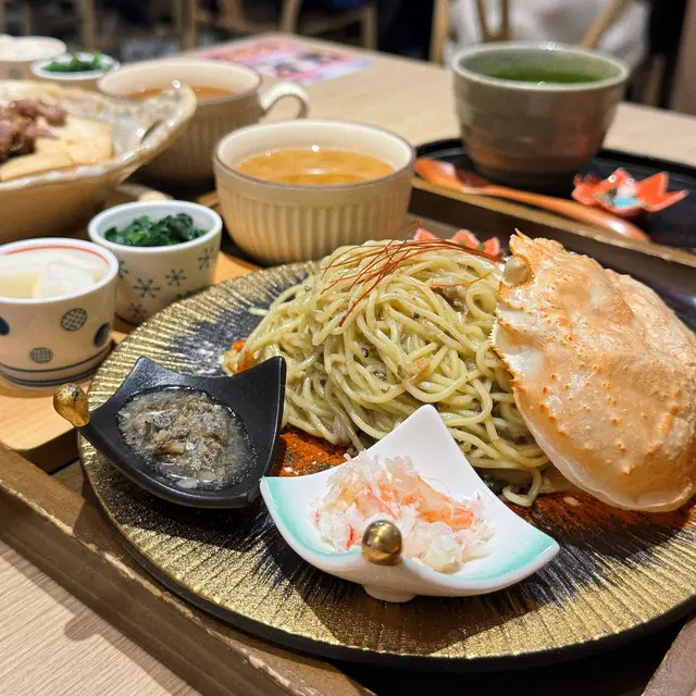 紅葉松葉蟹味噌拌麵