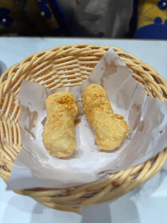 鹽酥墨魚春卷