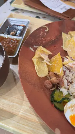 凍冰冰 啲油一舊舊 油飯唔似油飯既海南雞油飯

#foodblog
￼  