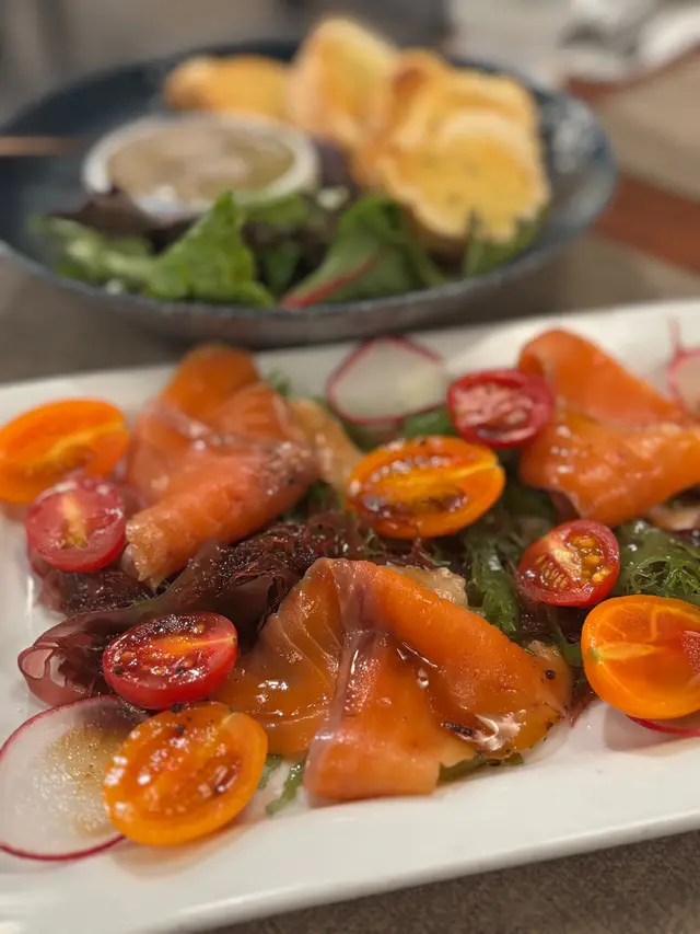 煙三文魚海藻沙律