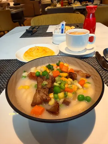 叉烧猪骨汤通粉  （自助早餐）