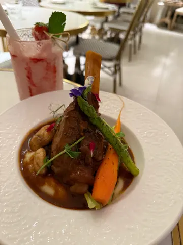 法式紅酒燴羊膝配薯蓉