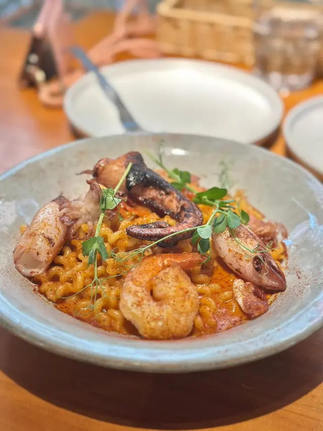 爆紅法式龍蝦汁配忌廉海鮮卷卷粉