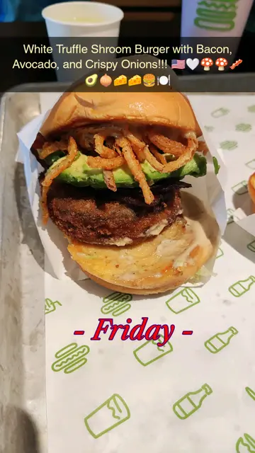 White Truffle Shroom Burger with Bacon, Avocado, and Crispy Onions!!! 🇺🇸🤍🍄🍄🥓🥑🧅🧀🧀🍔🍽️