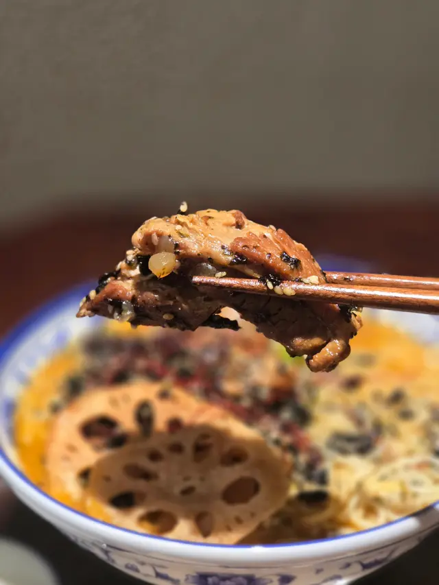 濃香咖喱豬軟骨淮山麵