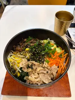 烤牛肉石锅拌饭