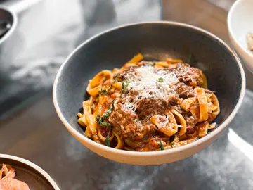 红酒烩牛面颊意粉(Braised Beef Cheek Egg Pasta)