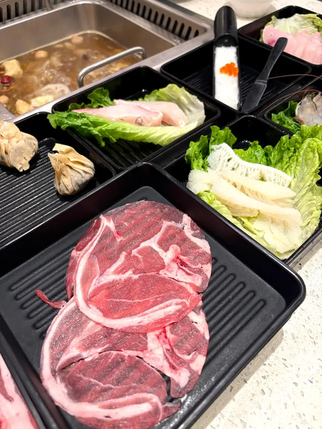 墨魚滑、羊肉片、牛柏葉