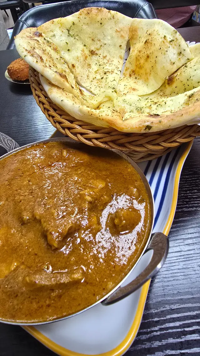 香料咖哩羊 加配 蒜蓉烤餅