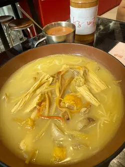 胡椒豬肚雞米線