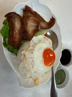 猪颈肉太阳蛋饭