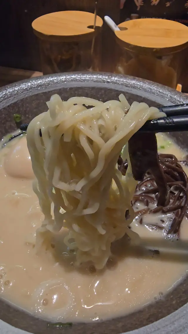 豚骨湯拉麵套餐(包玉子+餃子)