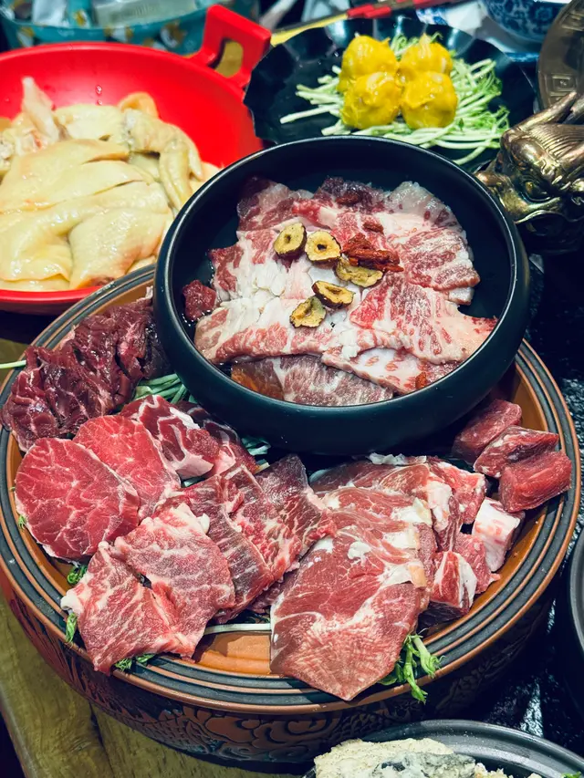 大滾友牛肉拼盤 (細)