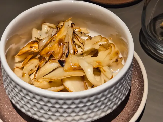 成餐飯之中,呢個菜式最令我印象深刻!睇落只係普通煎菇,但食落個口感竟然有啲似滑溜溜嘅炒蛋白,真係估唔到。你嚟到一定要試下!