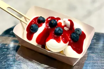 酸甜可口双莓CROFFLE