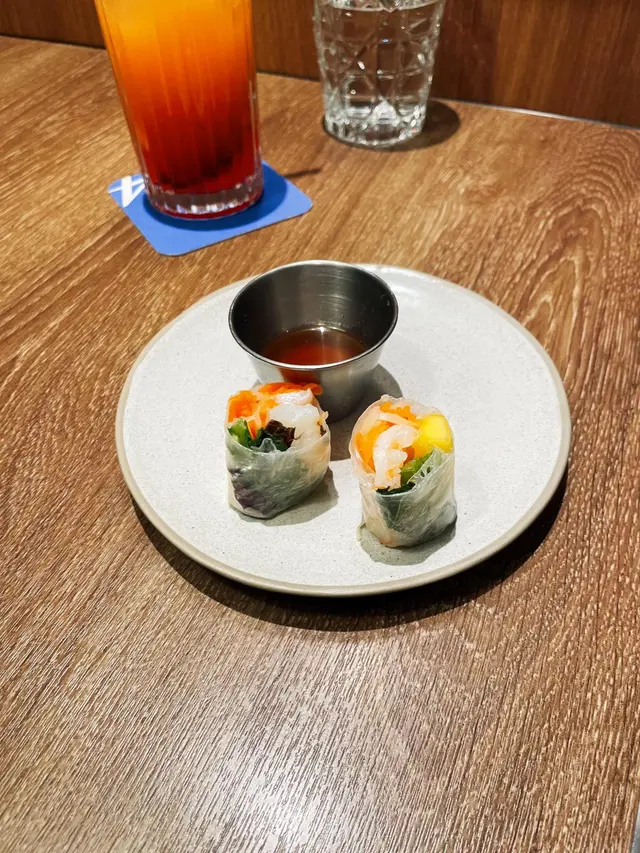 鮮蝦芒果米紙卷