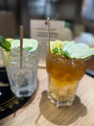 無糖龍鳳檸檬梳打水/蜂蜜烏龍茶