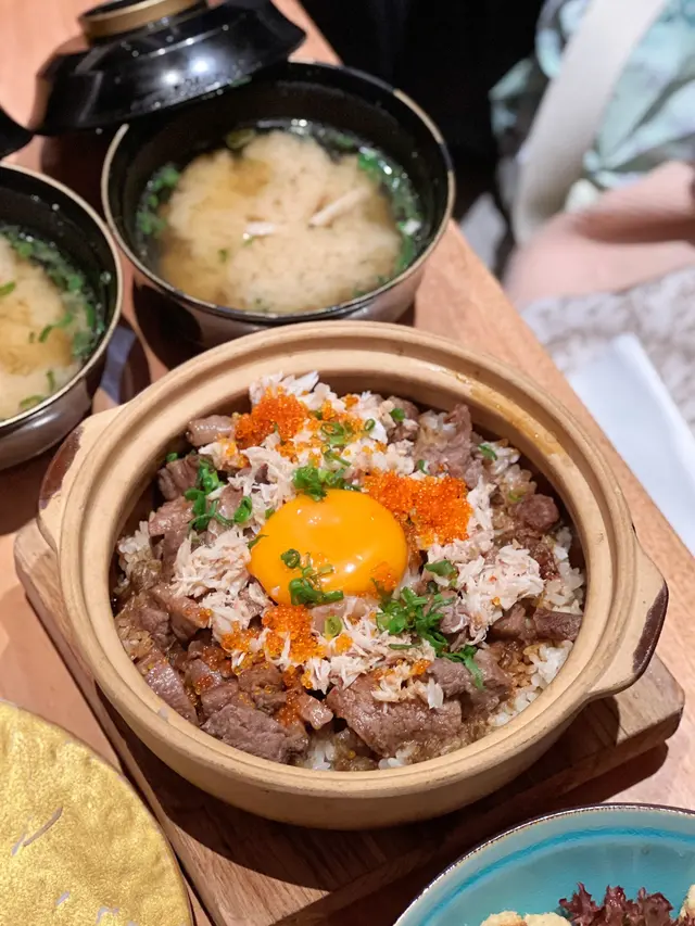 和牛蟹肉煲仔飯