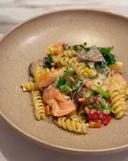 煙三文魚菠菜小茴香螺絲麵