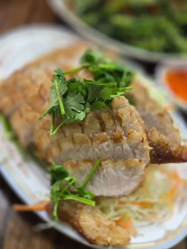 豬頸肉燒得不過不失,邊位脆口仲鎖住肉汁,如果醃耐啲就更加好。