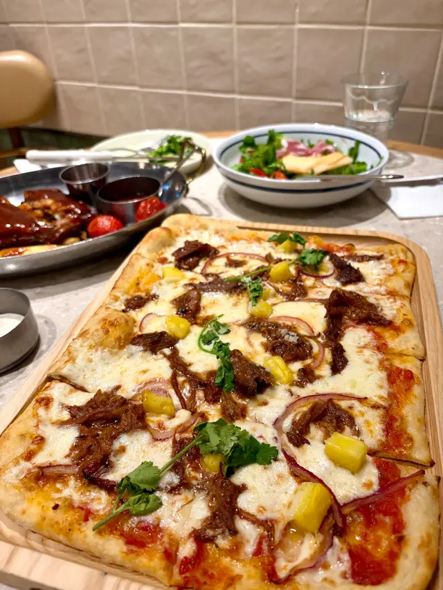 手撕猪肉菠萝pizza