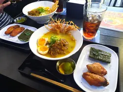 雞白湯沙嗲牛肉麵