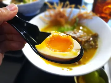 雞白湯沙嗲牛肉麵